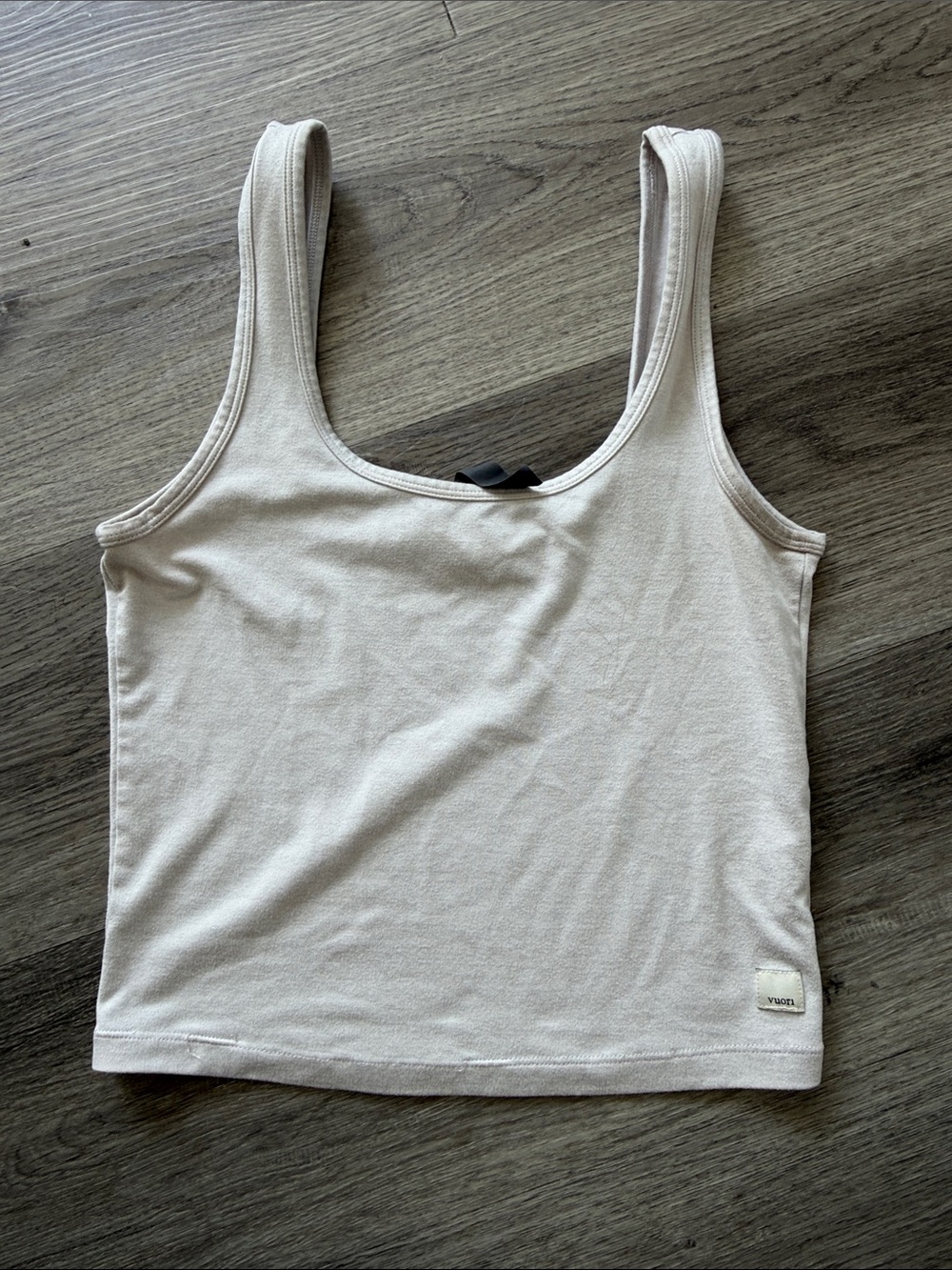 Vuori cropped tank halo